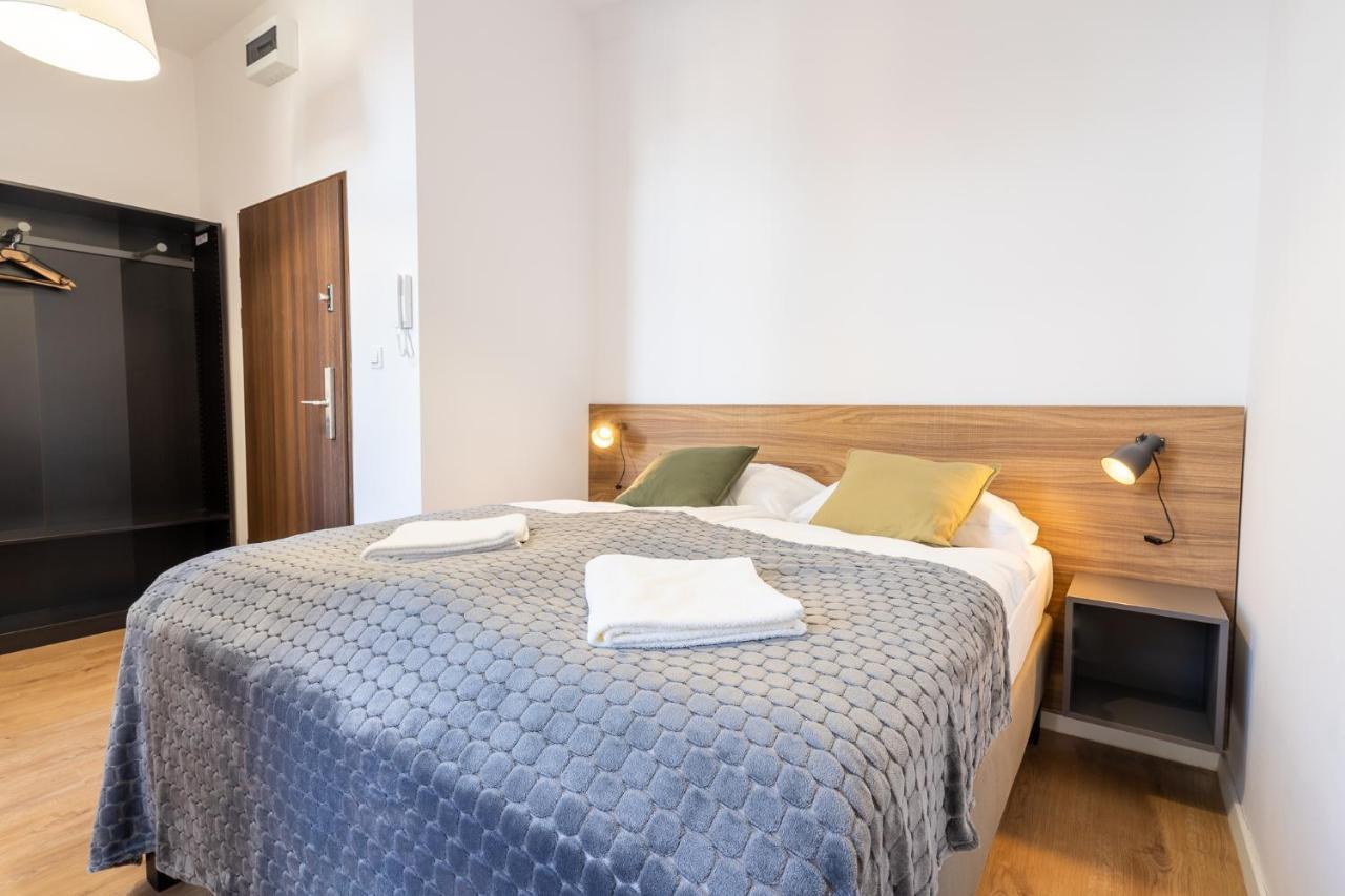Elegant Very Berry Studios In Poznan Center By Noclegi Renters エクステリア 写真
