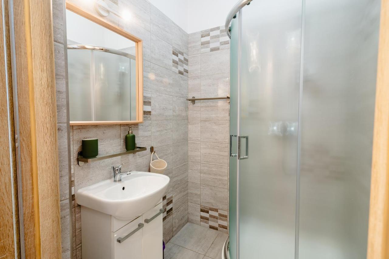 Elegant Very Berry Studios In Poznan Center By Noclegi Renters エクステリア 写真
